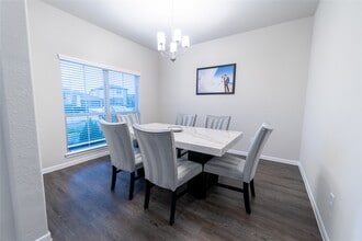 Building Photo - 13416 Silver Egret Ln