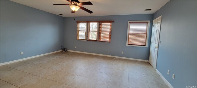 Building Photo - 42A Laforge Pl