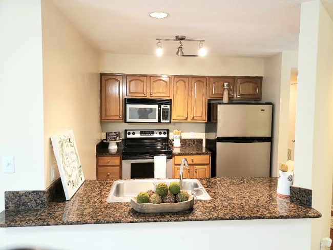 Building Photo - 210 S Habana Ave