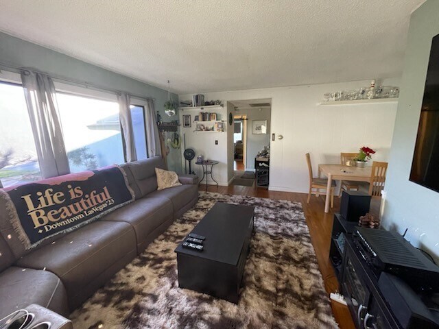 Foto del edificio - 3270 Rosewood Ave