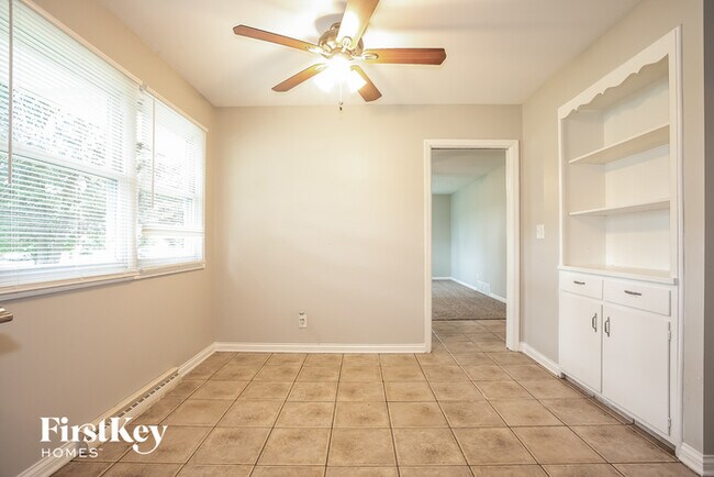 Foto del edificio - 1430 Creek Ave