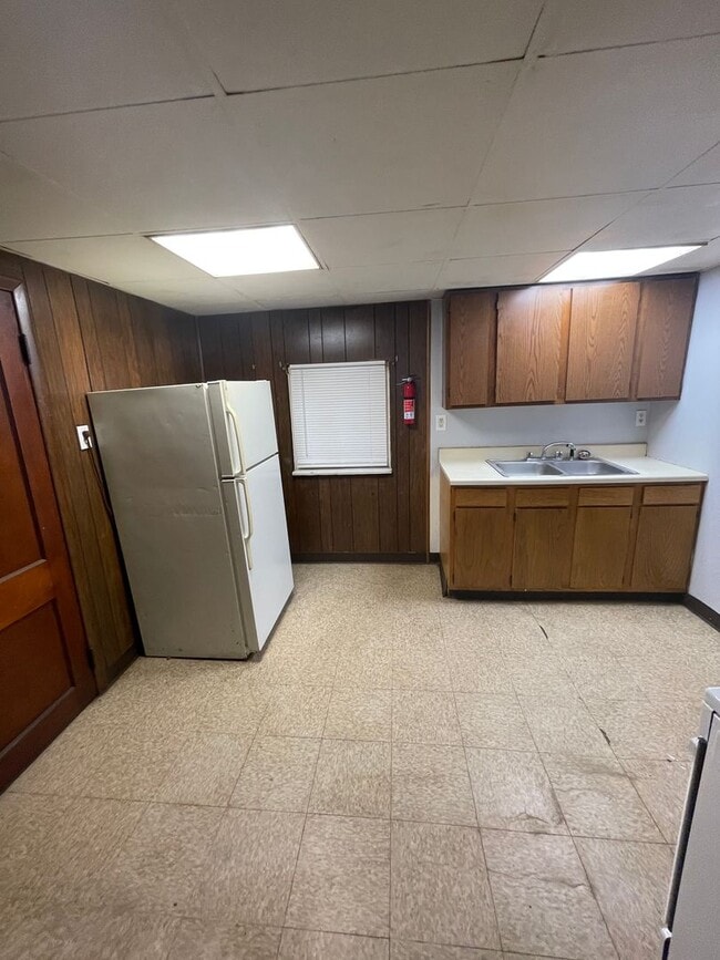 Foto del edificio - 1600 McClure St