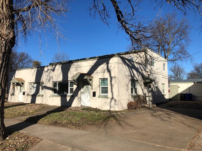 Building Photo - 122 W State St