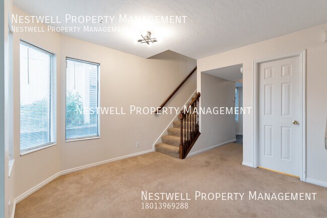 Building Photo - Amazing 3-bed home