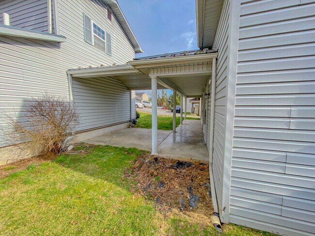 Building Photo - 431 Spurgeon Ln