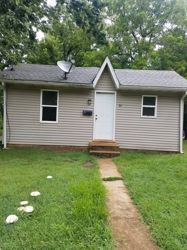 Primary Photo - 2 BEDROOM 1 BATHROOM HOUSE FOR RENT