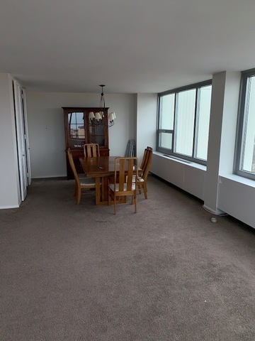 Foto del edificio - 1700 E 56th St