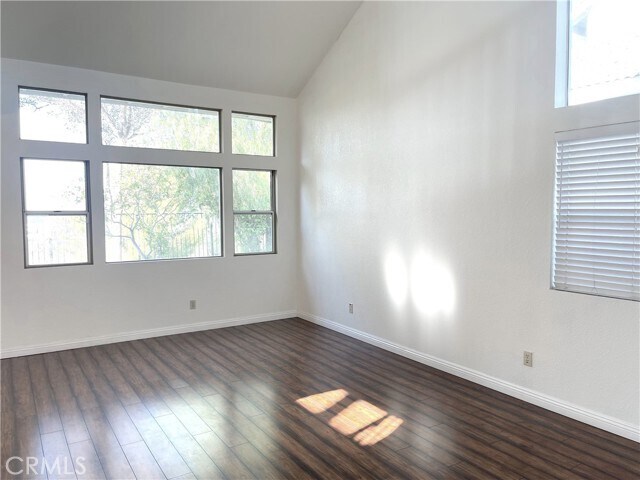 Building Photo - 2985 Amber Dr