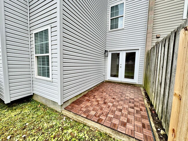 Foto del edificio - Updated & Ready For You On 12-05-25! A Pet...