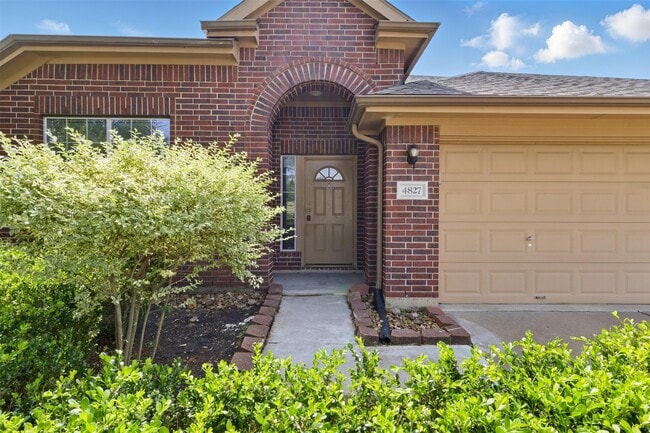 Foto del edificio - 4827 Claymill Ct