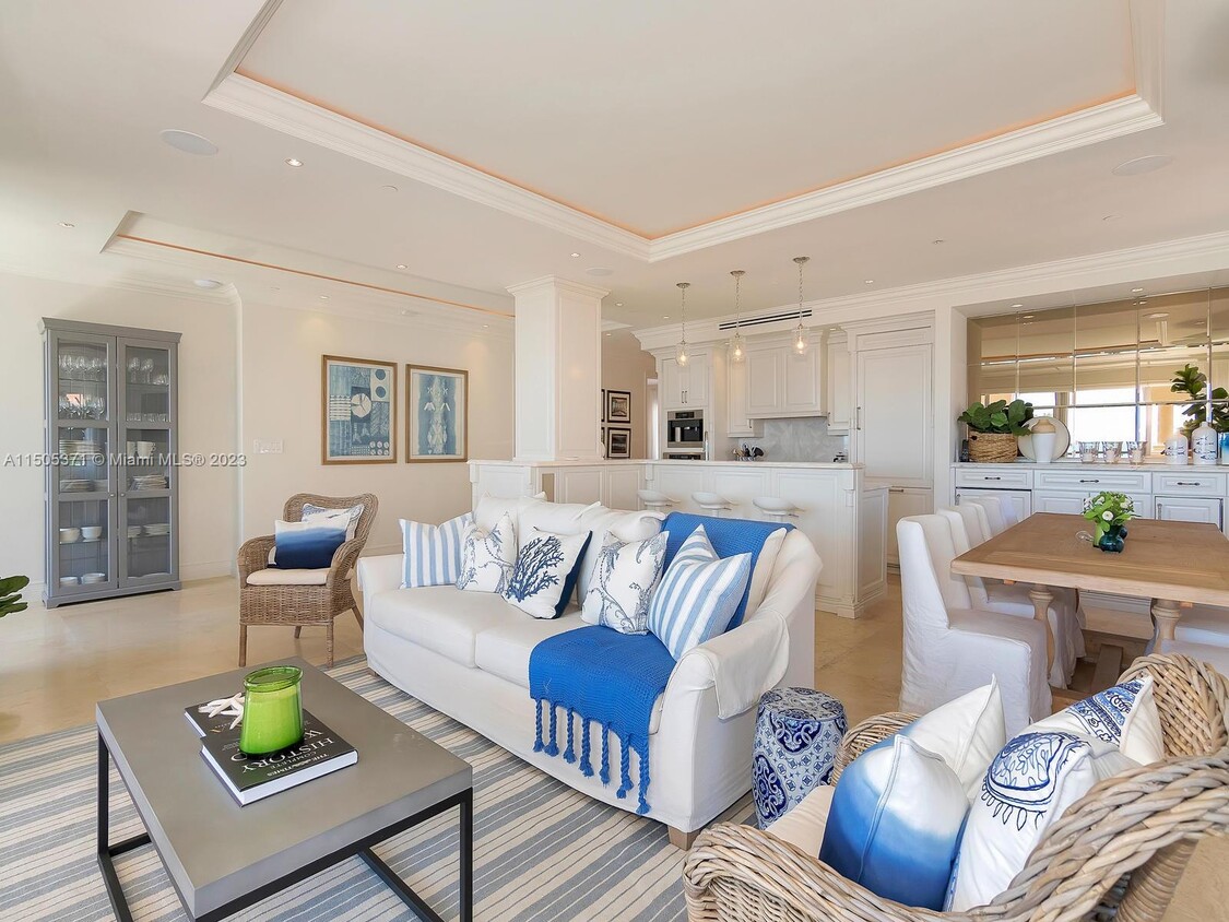 Foto principal - 19251 Fisher Island Dr