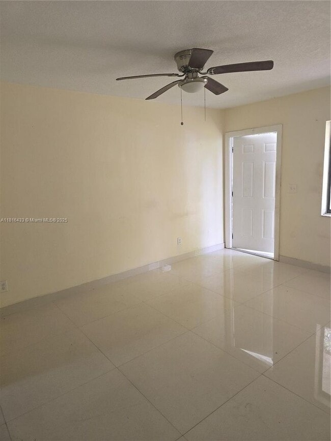 Foto del edificio - 14746 NE 6th Ave