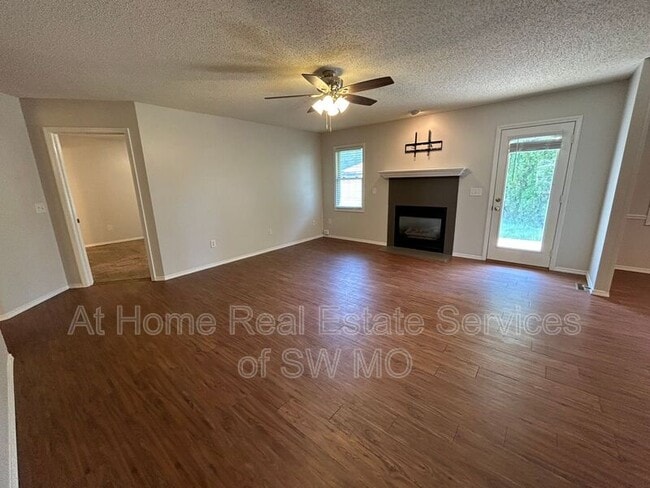 Foto del edificio - 4146 S Parkcrest Ave