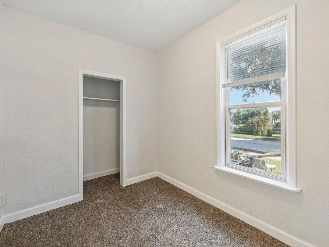 Foto principal - 3672 E Munkwitz Ave