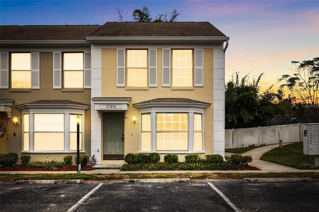 Foto del edificio - 37250 Embassy Park Ct