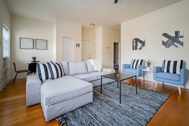 Foto del edificio - 2989 N Lawndale Ave