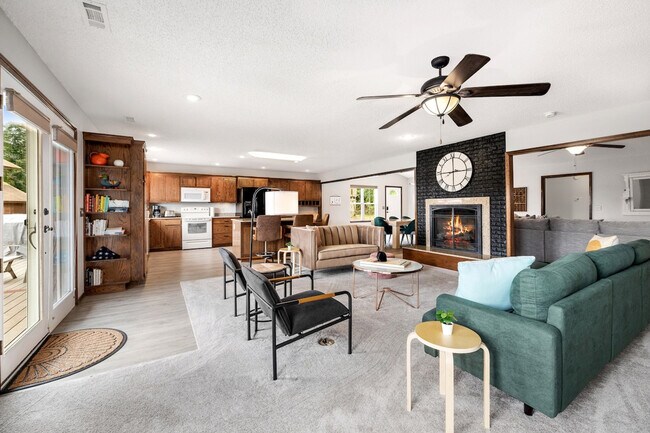 Foto del edificio - 8383 S Lakeshore Dr