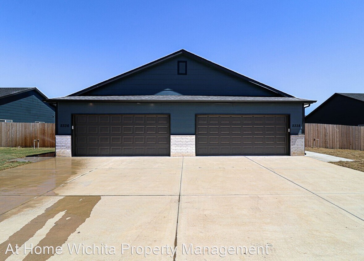 3 br, 2 bath House 2336 E Cheyenne Ct House Rental in Kechi, KS