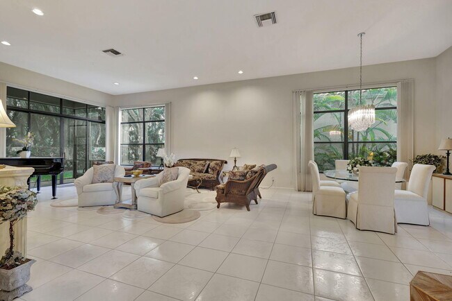 Foto del edificio - 4528 Barclay Fair Way