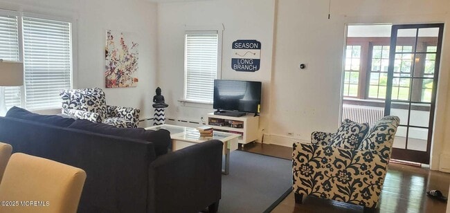 Foto del edificio - 393 N Bath Ave