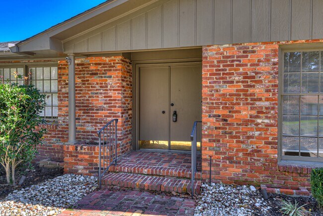 Foto del edificio - 3137 Edinburgh Dr