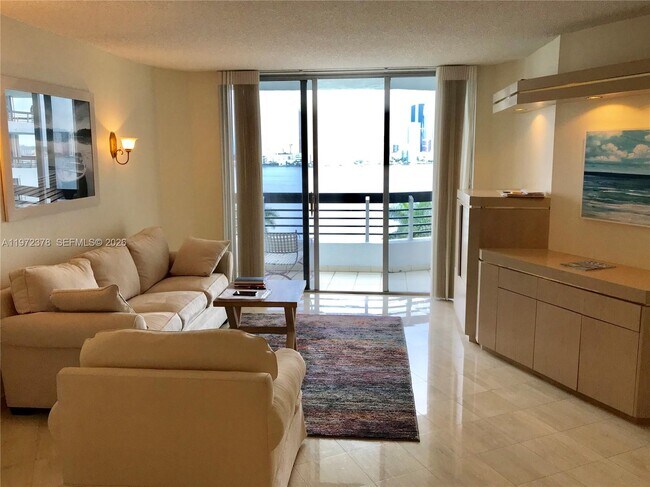 Foto del edificio - 3600 Mystic Pointe Dr
