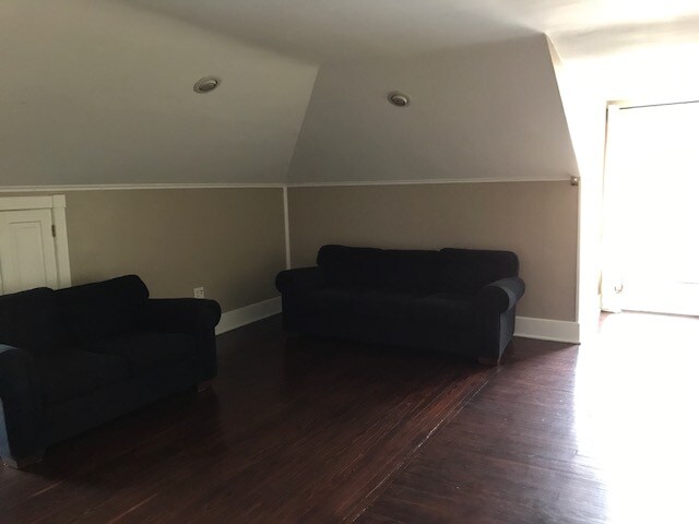 Primary Photo - 875 Pennsylvania St