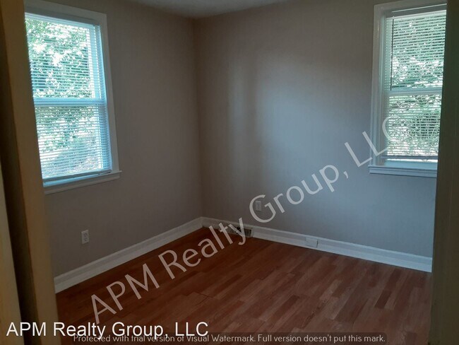 Building Photo - 3 br, 1 bath House - 99 Dundee Lane