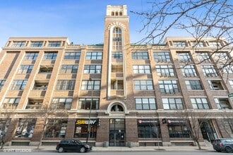 Building Photo - 1000 W Washington Blvd