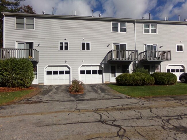 Building Photo - 7 Villa Roma Dr
