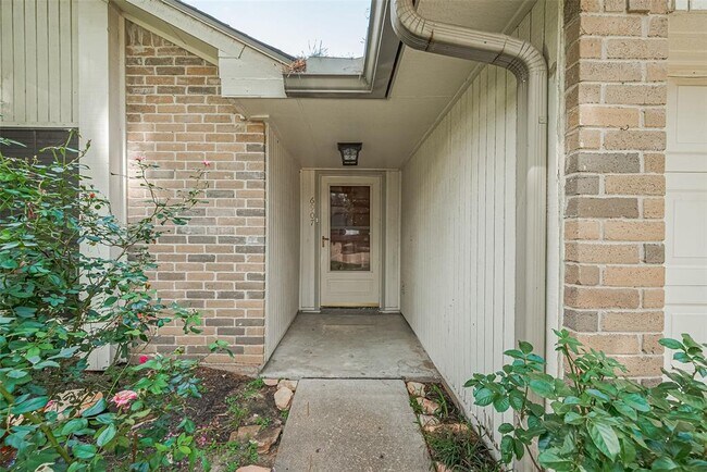 Foto del edificio - 6907 Yardley Dr