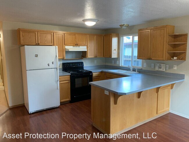 Building Photo - 3 br, 1.5 bath House - 1316 Bluegrass St SE