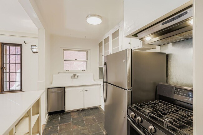 Foto del edificio - Capitol Hill Location, private roof top de...