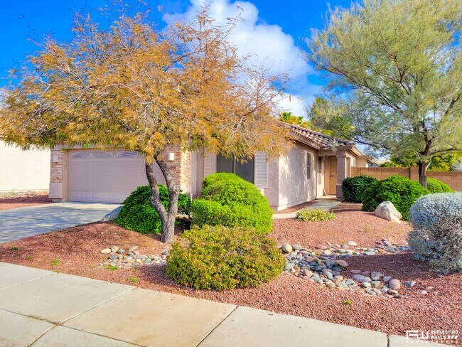 Building Photo - 15654 W Carmen Dr