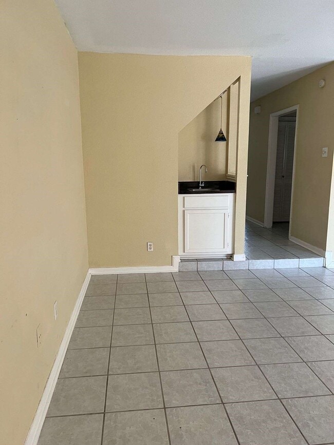 Building Photo - 11217 Briar Forest Dr