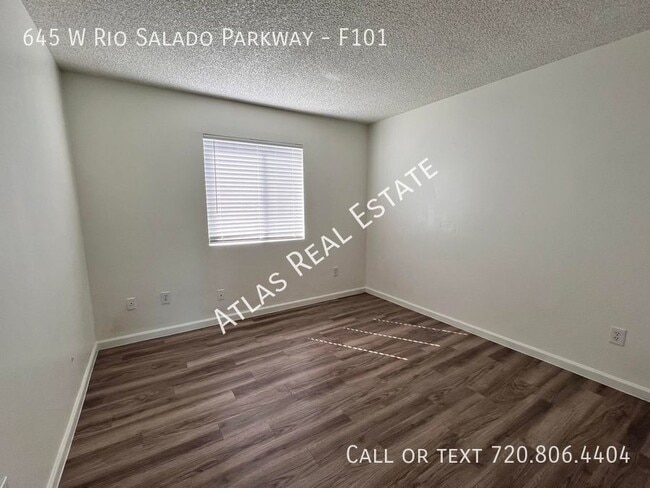 Building Photo - Newly Renovated 2 Bed / 2 Bath -ONE MONTH ...
