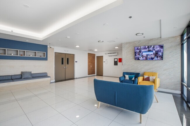 Foto del edificio - 820 S Wilton Pl