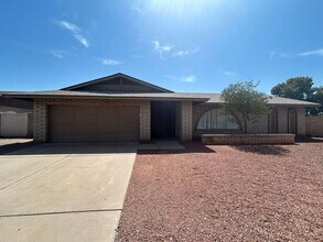 Building Photo - 2141 E Manhatton Dr