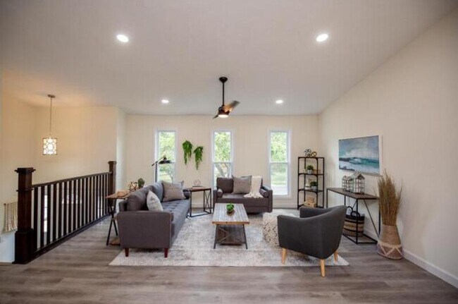 Foto del edificio - 810 Clearfield Ln