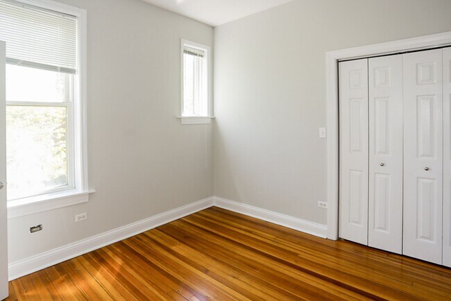 Foto del edificio - 3852 N Southport Ave