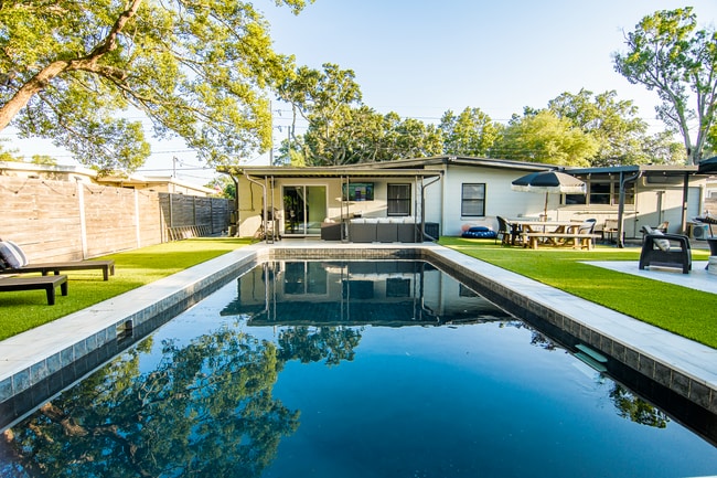 Building Photo - 3811 Hargill Dr
