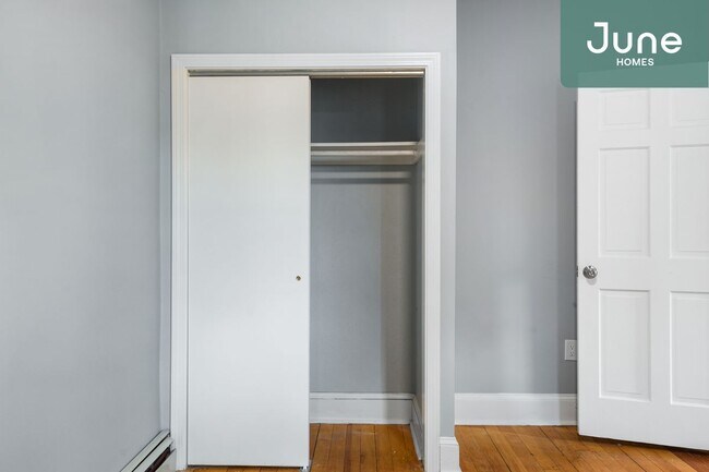Foto del edificio - Full room in 4-bed/1.5-bath Home