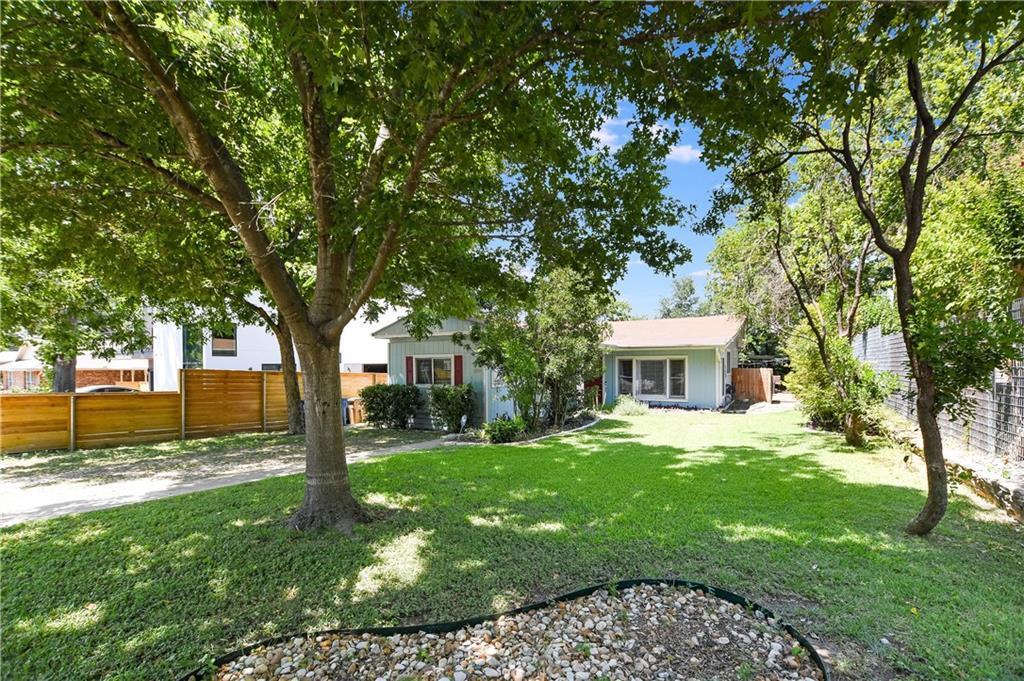 Foto principal - 208 Braeswood Rd