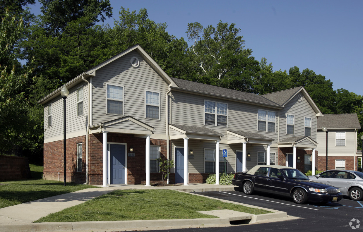 Primary Photo - Bentwood Townhomes