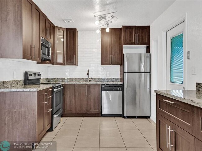 Foto del edificio - 700 SW 12th St