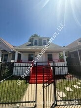Building Photo - 10225 S Perry Ave