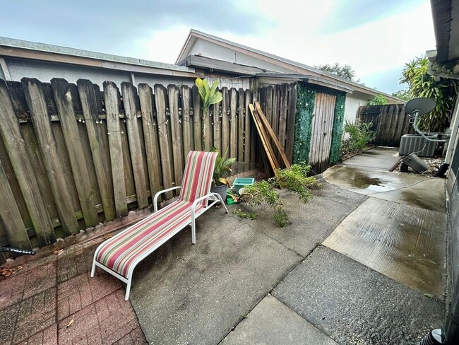 Building Photo - 156 Colly Way