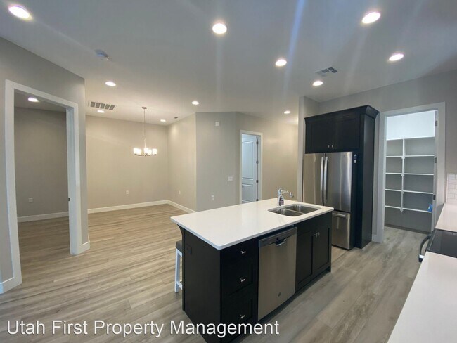 Foto del edificio - 2 br, 2 bath House - 1252 Copeland Dr