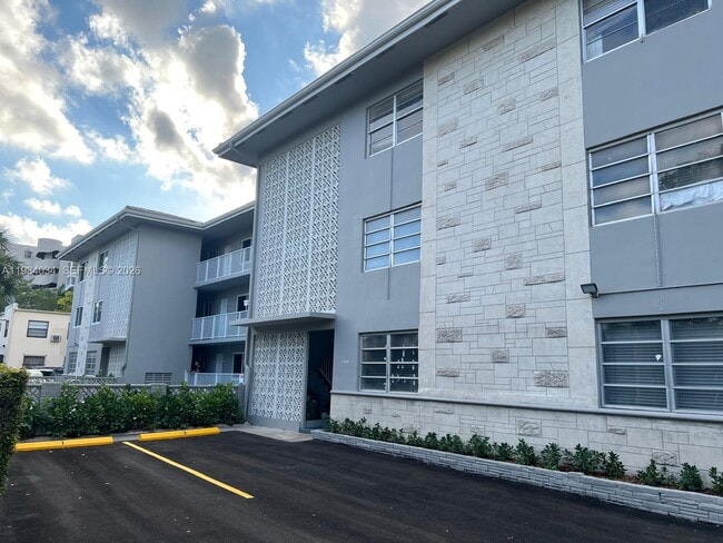 Foto del edificio - 2300 SW 3rd Ave