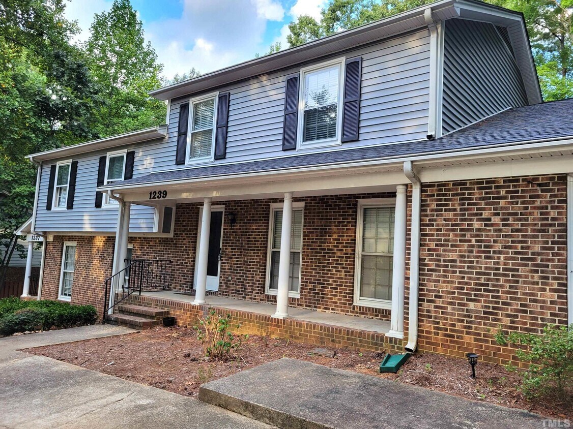1239 Pond St, Cary, NC 27511 Townhome Rentals in Cary NC